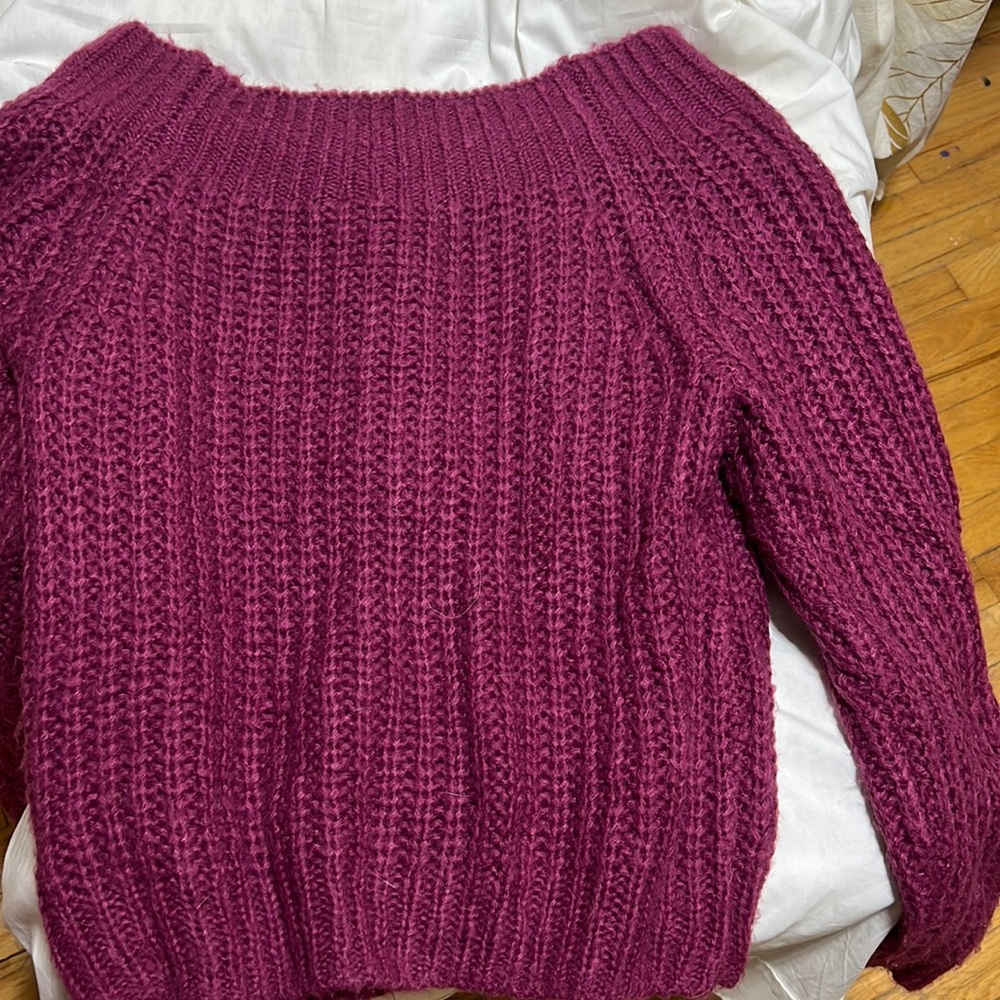 Soft knit top(s)